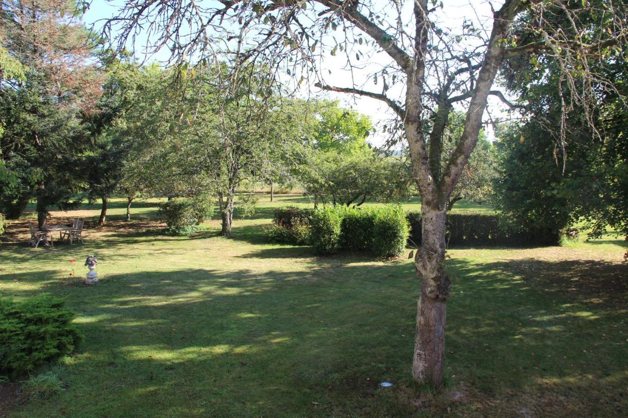La Dominotte Bed & Breakfast Demigny Exterior photo