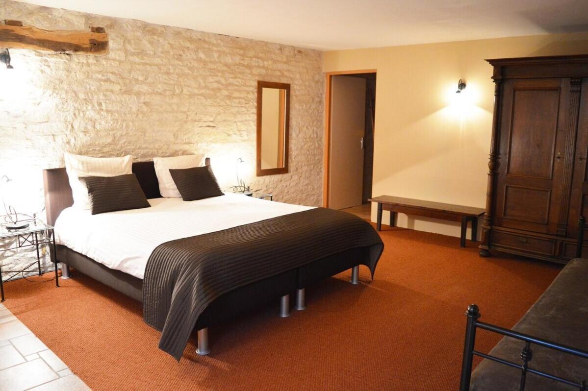 La Dominotte Bed & Breakfast Demigny Room photo