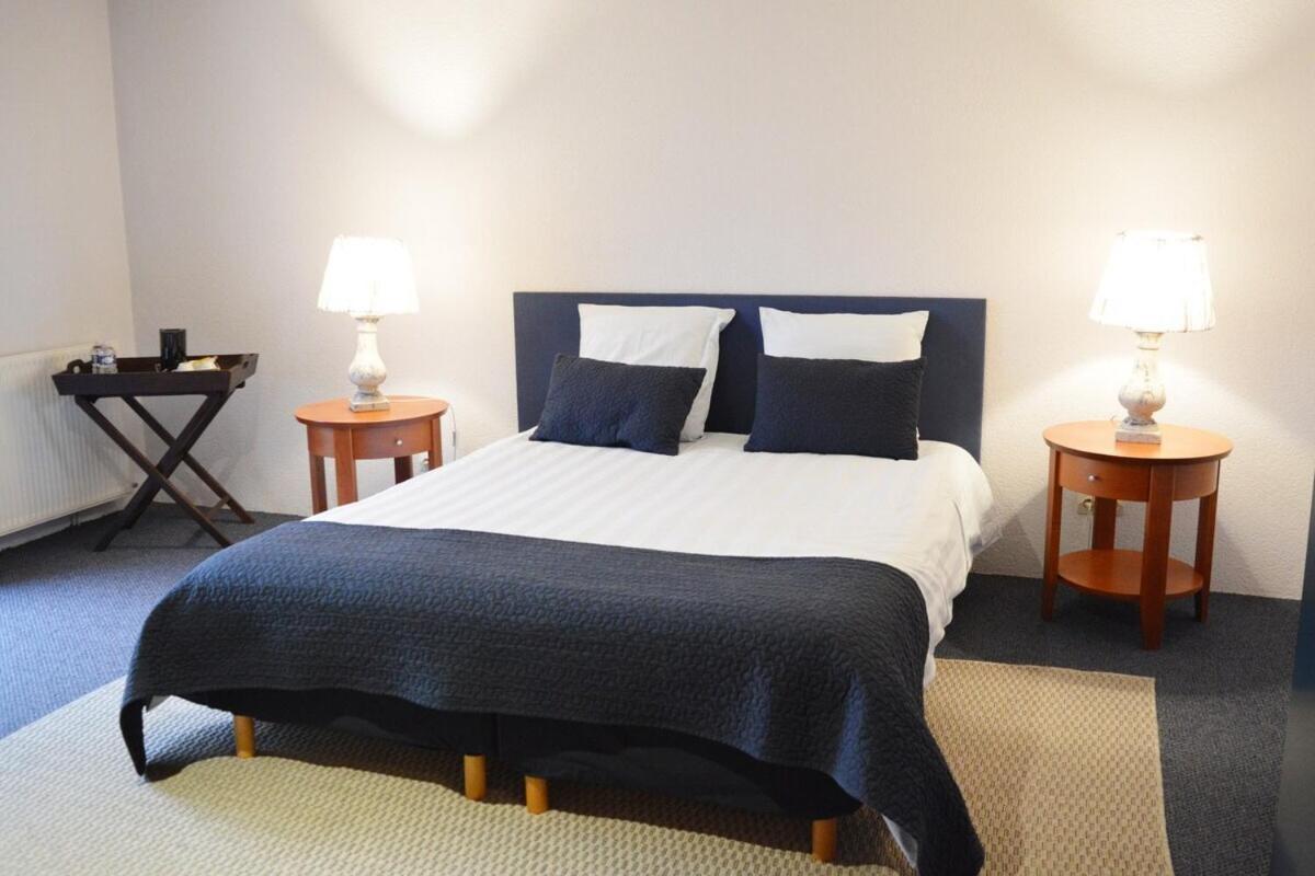 La Dominotte Bed & Breakfast Demigny Room photo