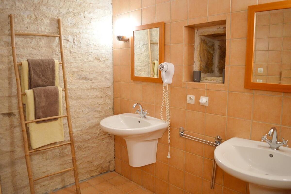 La Dominotte Bed & Breakfast Demigny Room photo